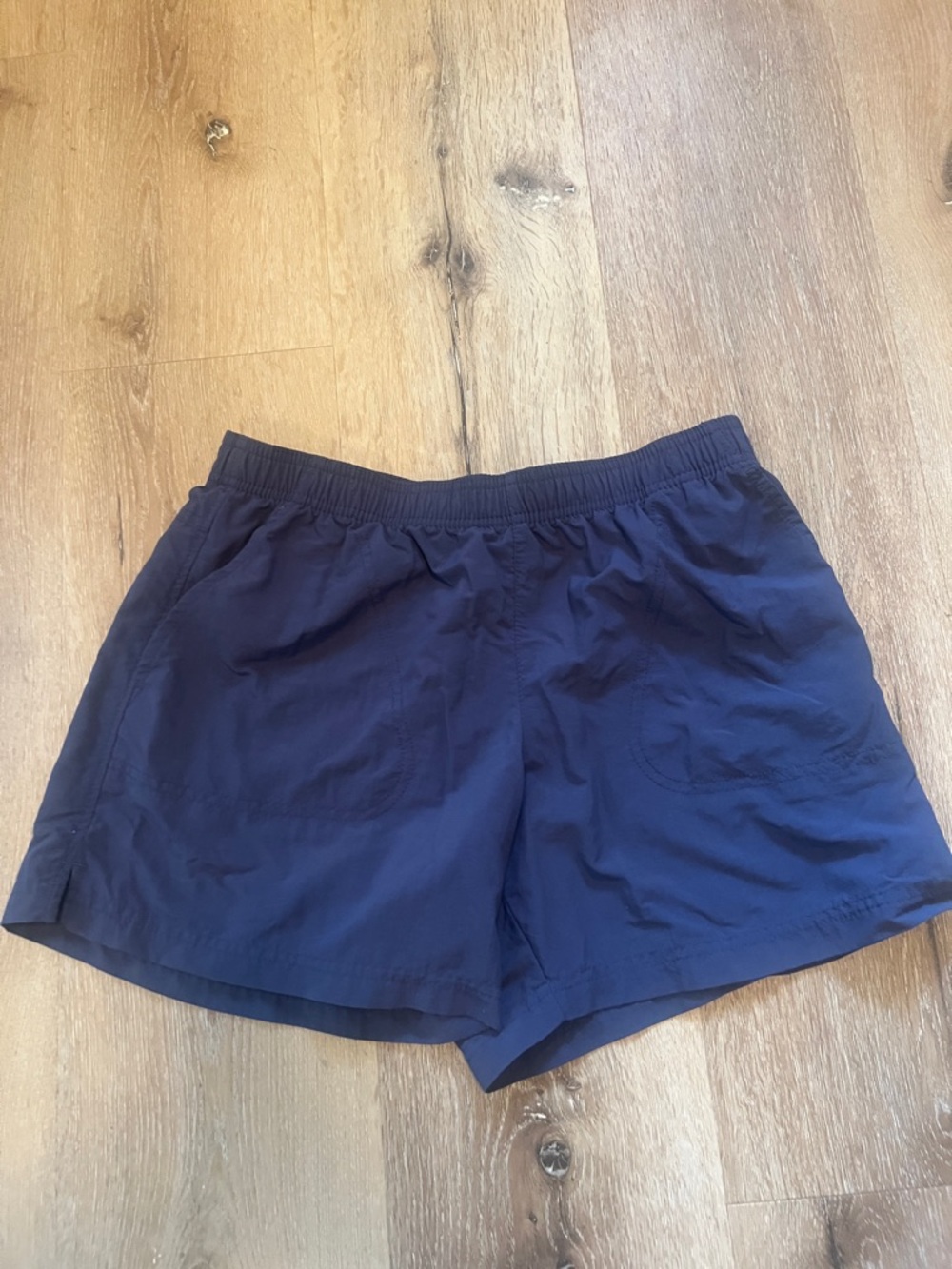 Columbia Women’s Elastic Waist Navy Shorts Small 5L